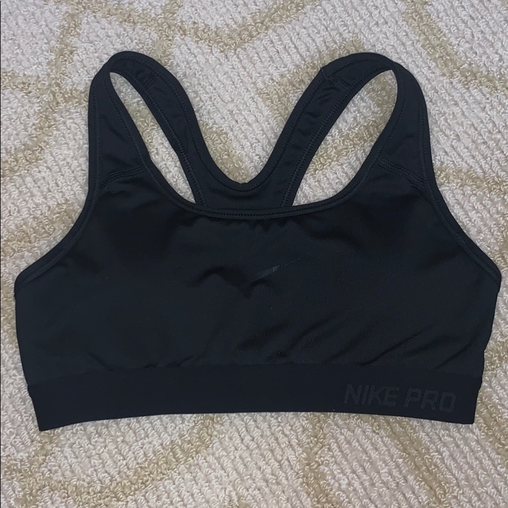 Nike pro sports bra